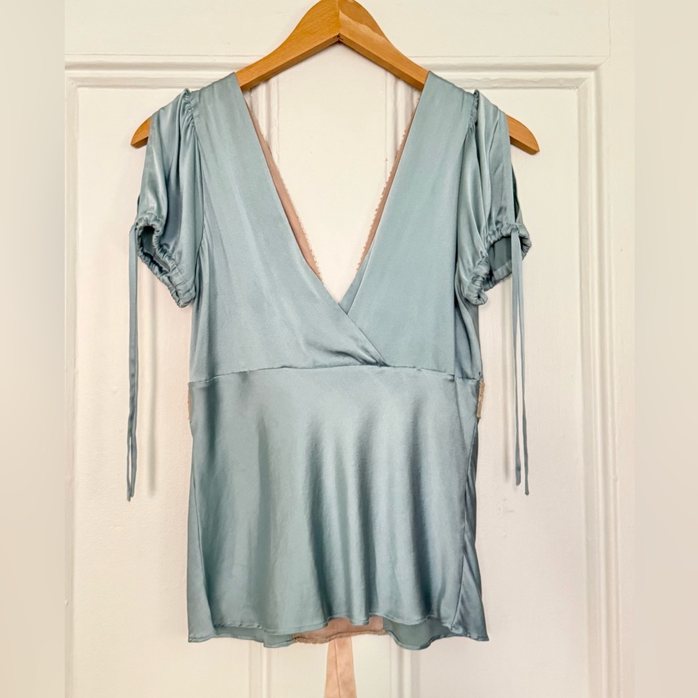Miguelina “Stephanie” style silk and lace cap sleeve top - Picture 2 of 13